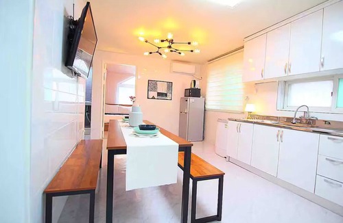 Seogyo-dong Apartment | Y4# 방 4개 및 욕실 4개@ 3번 출구