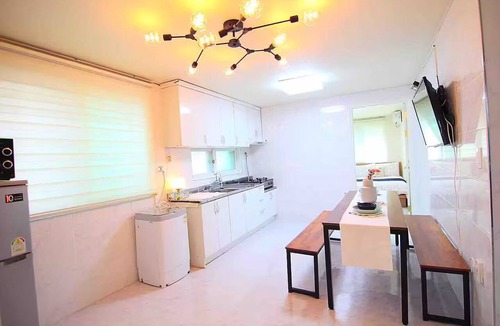 Seogyo-dong Apartment | Y4# 방 4개 및 욕실 4개@ 3번 출구