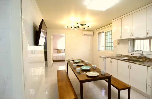 Seogyo-dong Apartment | Y4# 방 4개 및 욕실 4개@ 3번 출구