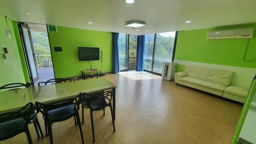 Yangju House | Yangju Gray Castle Pension