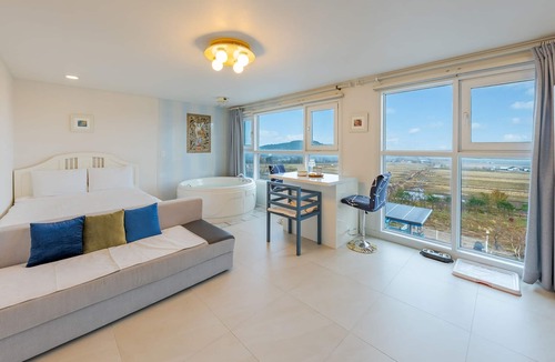 Sokcho House | Yangyang Monti Pet Spa Pension