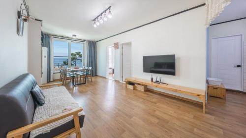 Sokcho House | Yangyang Verit Pension