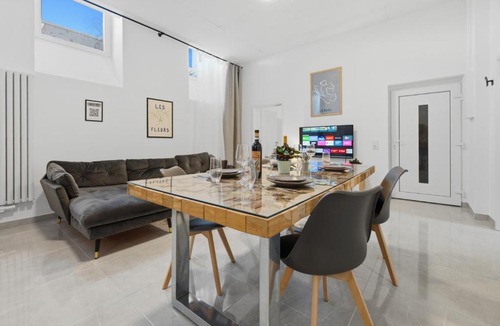 Schafhof Apartment | Yello Homes - Souterrain - Whirlpool - LuxuryStyle