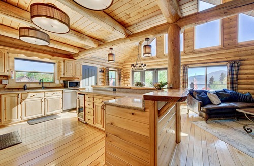 Island Park Cabin | Yellowstone's Finest Private Waterfront Lodge · 360° Views · 15 Min to Park