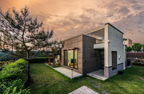 Yeoncheon House | Yeoncheon Healing With Dog