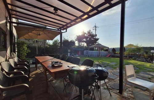 Yeoncheon House | Yeoncheon Jjongi and Mary Newly Built First Branch Pet Pension