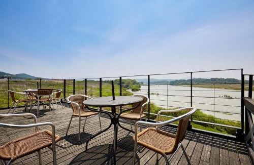 Yeoncheon House | Yeoncheon Meomuldaol Pension