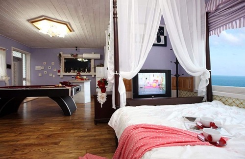 Yeongdeok House | Yeongdeok Hill Pine Pension