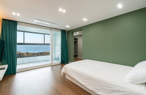 Yeongdeok Hotel | Yeongdeok The Classic Resort