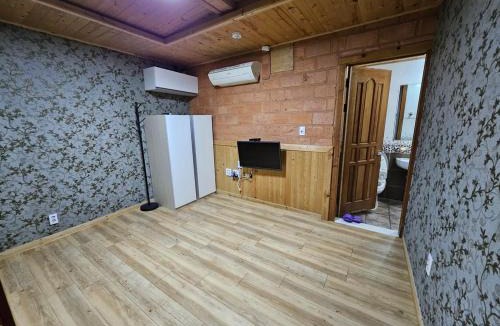 Yeonggwang House | Yeonggwang Chohyeon Pension