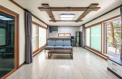 Gimsatgat House | Yeongwol Waseok U&I Private Pension