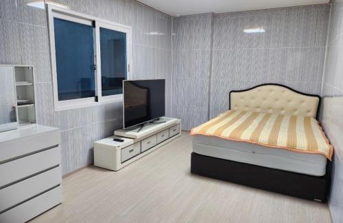 Naegi House | Yeosu Art Village 705 Pension