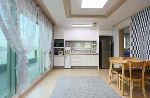 Hwajeong House | Yeosu Baekya Sea Pension