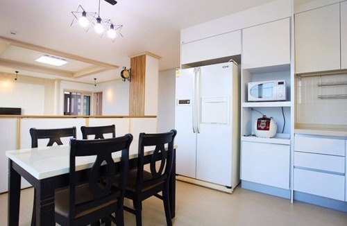 Hwajeong House | Yeosu Baekya Sea Pension