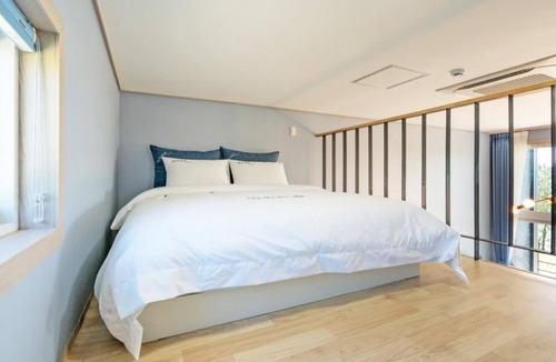 Kamdo House | Yeosu Beach Castle Pension