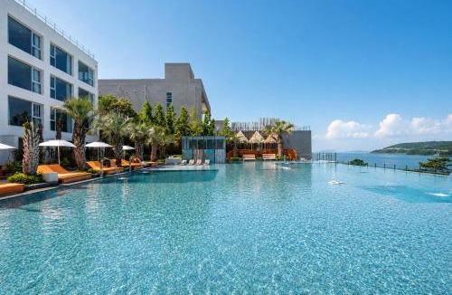 Dolsan-eup Hotel | Yeosu Calacatta Hotel & Resort