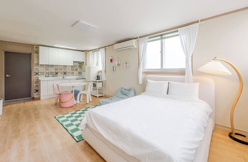 Pokchon House | Yeosu Canada meo Village pet Pension