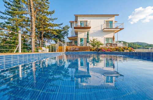 Yeosu House | Yeosu Sky Pension
