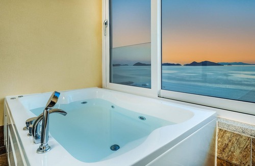 Yeosu House | Yeosu Stay Raonpine Spa Pension
