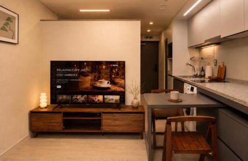 Yeoui-dong Apartment | Yeouido Rooftop Stay Han River Walk 8