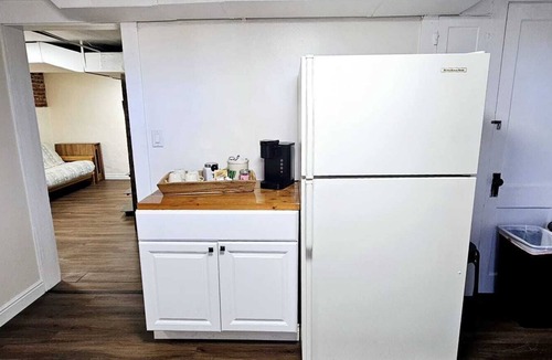 Athmar Park House | You´ll have the entire basement for yourself and your friends.