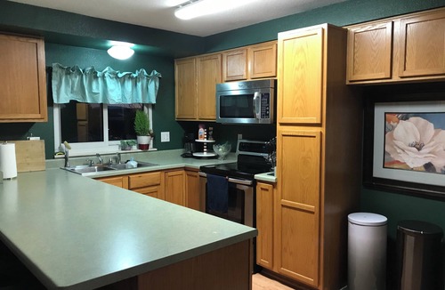 Aurora House | Your warm home, 4 Bedroom Vacation House With Pikes Peak view Pet-friendly