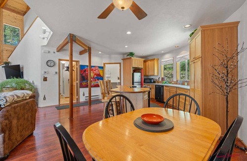 Forest Lakes House | Yurt Inspired Home,Great Back Deck, Adventure Close!