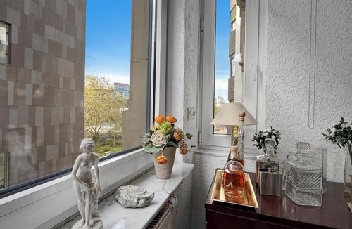 Neue Vorstadt Apartment | Zentrale Wohnung Stuttgart mit Balkon für 10 Gäste