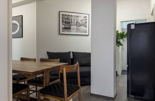 Rathaus Apartment | Zentrales Stgt Apt – 3SZ, 12 Pers.