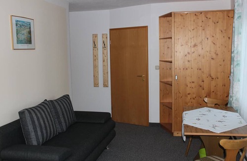 Waffenbrunn House | Zur Waldesruh