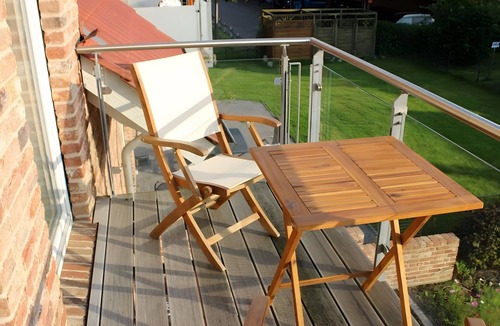 Schonberger Strand Apartment | Zwerg Tern Apartment with Balcony and Wi-Fi