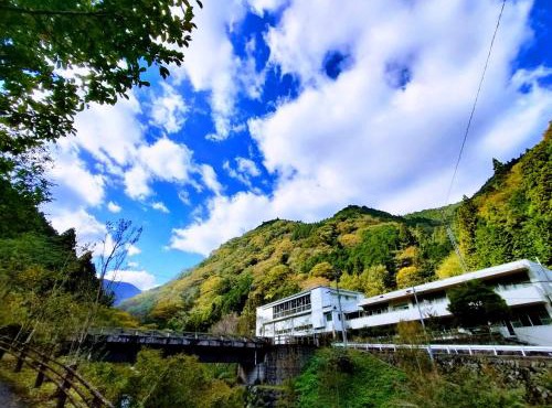 山村自然楽校しもなの郷 Simona no Sato Riverside Old School Retreat