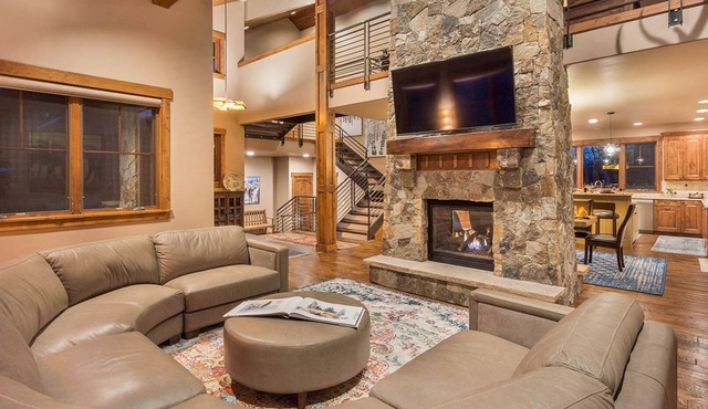 10 BR Luxury Grande + Hot Tubs + Close to Skiing - Fuerza Grande