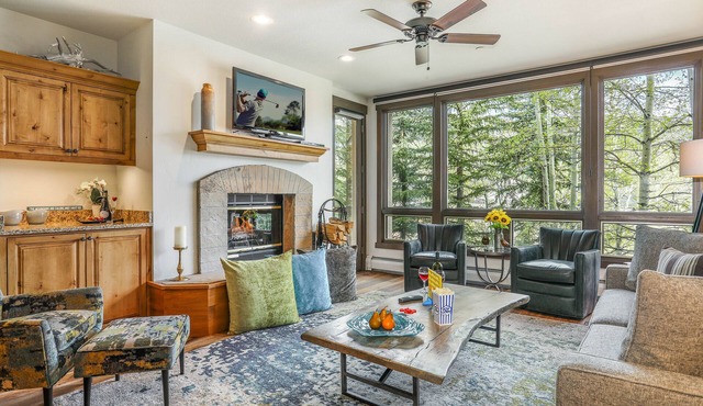 104 Highlands Westview, Ski-In/Ski-Out, Pool, Hot Tub, Mountain Modern