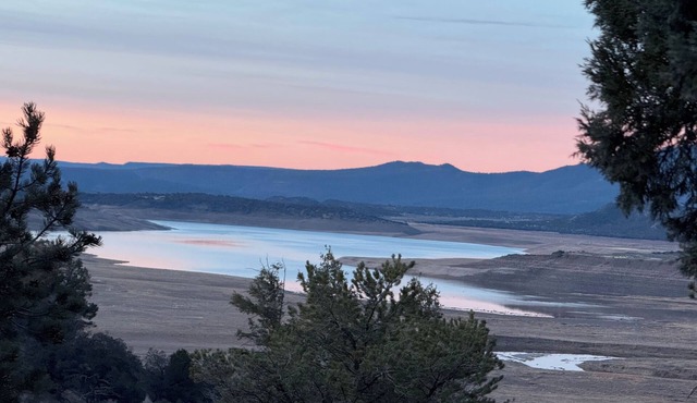 2 Bedroom Cabin w/views of El Vado