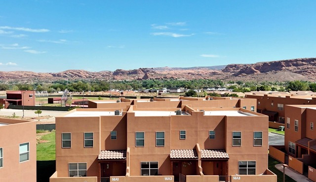 2 King Suites I Pool & Hot Tub I Trailer Parking I Red Rock Views!