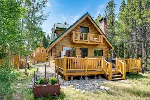 24STR-00023 Fairplay Cabin w/Hot Tub on 4 Acres!