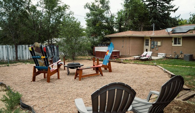 3-Bedroom Oasis with a Hot Tub!!