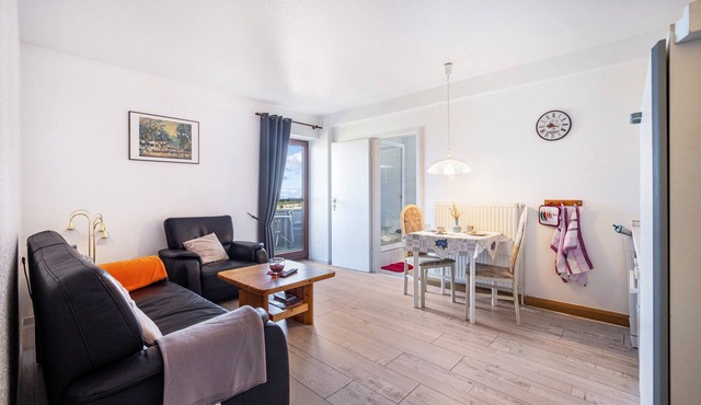 3-Room Apartment with Shared Garden, Balcony, and Wi-Fi