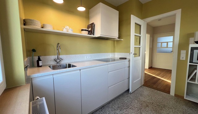30s charm in a central location