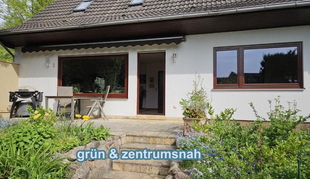4 Sterne Souterrain Apartment Alt-Mariendorf