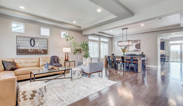 5400sqft 6BR 5.5BA Theater, Office, Game Room/10min to DIA & Downtown