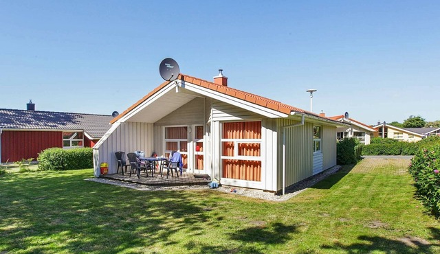 6 person holiday home in GROEMITZ