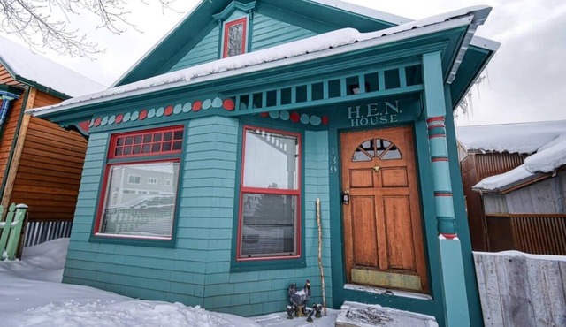 6BR Cozy Victorian - Block from Main St - Groups