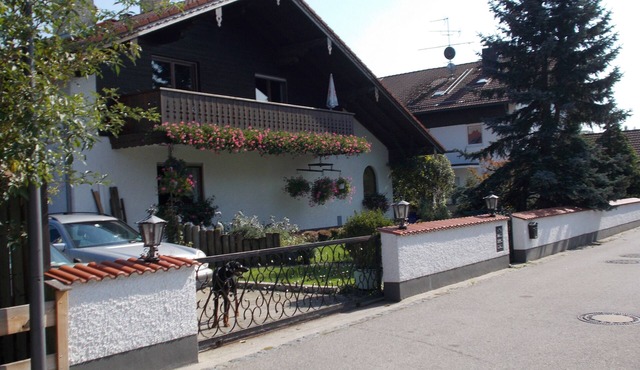 72m² in83052 (between Munich + RO) + children, dog, truck 24 hour check-in