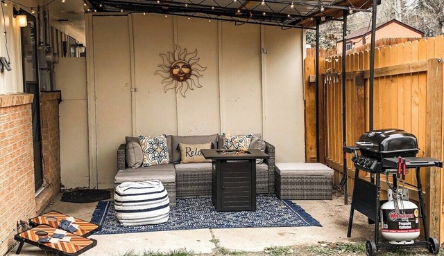 [ 950 Weekly /3250 Monthly Rate]n3BR/1BA + Pets + Pikes Peak Views + Near Parks