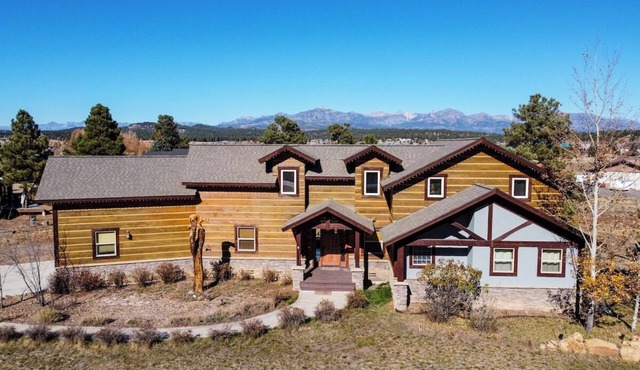 A/C, Hot Tub, Close to everything, Pet friendly!