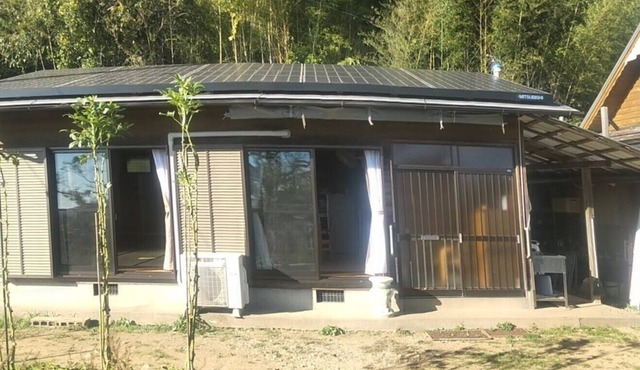 A guesthouse that rents out an entire building. It's a very pleasant place in the middle of nowhere. Please feel free to relax with your family and like-minded friends.