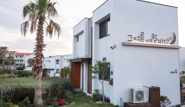 Aewol Bada Poomeun Property