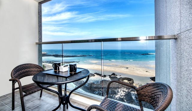 Aimi Jeju Beach Hotel Hamdeok W